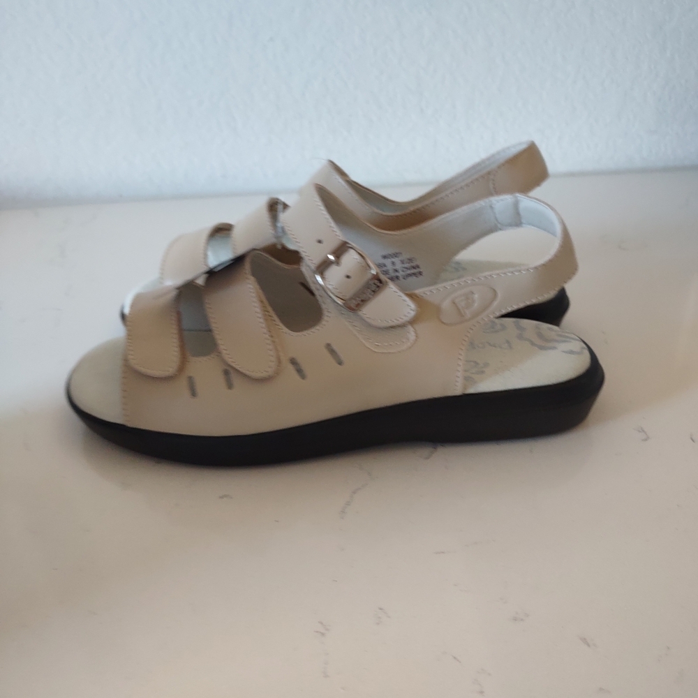 Propet Women's Cream Sandals - Picture 4 of 7